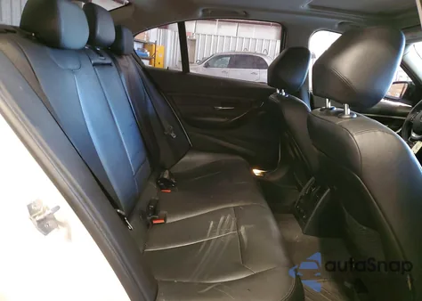 2015 BMW 328 Xi z USA, uszkodzony, nr VIN WBA3B3C57FF546006